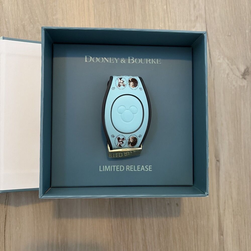 Dooney & Bourke Disney Parks Dog Lady & The Tramp Magicband Limited Edition NEW